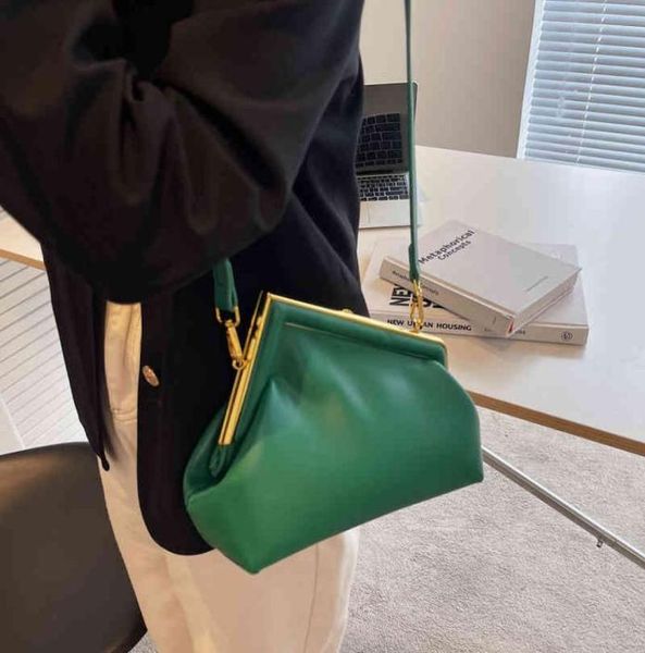 designer first bag 2022 women039s bag first clip f cloud advanced sense saddle single shoulder messenger26819362021427
designer first bag 2022 women039s bag first clip f cloud advanced sense saddle single shoulder messenger26819362021427