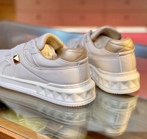 highquality comfortable mens and womens shoes star the same style casual color matching allmatch real cowhide breathable3323688
highquality comfortable mens and womens shoes star the same style casual color matching allmatch real cowhide breathable3323688