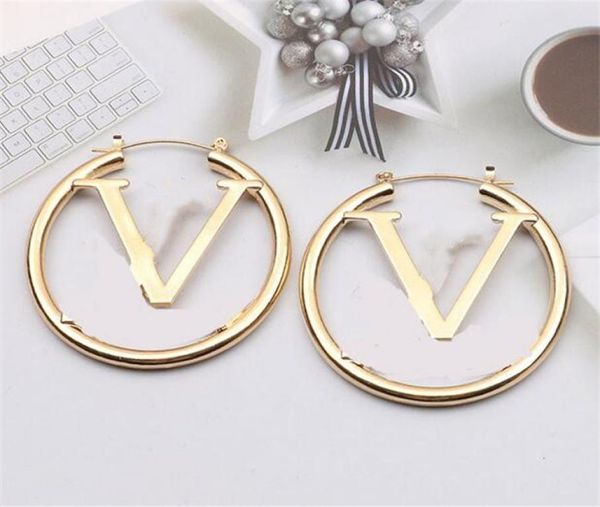 new style women hoops earrings fashion womens big circle simple earring jewelry luxurys designer hollow out earrings letter stud e5585513, Golden;silver
new style women hoops earrings fashion womens big circle simple earring jewelry luxurys designer hollow out earrings letter stud e5585513, Golden;silver