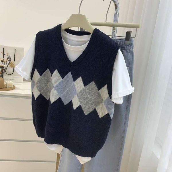 retract colored diamond plaid vest knitted sweater waistcoat spring and autumn korean preppy style v neck, Black;white
retract colored diamond plaid vest knitted sweater waistcoat spring and autumn korean preppy style v neck, Black;white