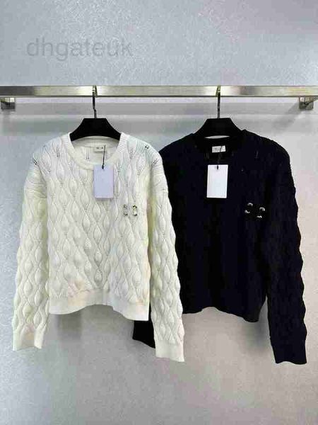Women' Sweaters designer Autumn New French Celebrity Style Sweet Age Reducing Metal Emblem Decoration Dia Checker Hollow out Knit Shirt for Women 6UXA, Beige
Women' Sweaters designer Autumn New French Celebrity Style Sweet Age Reducing Metal Emblem Decoration Dia Checker Hollow out Knit Shirt for Women 6UXA, Beige