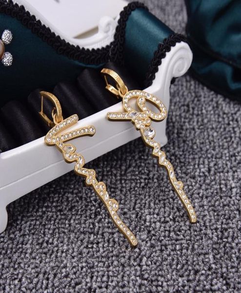 new style full diamond asymmetric letter designer earrings personalized and versatile fashion earrings2263217, Golden
new style full diamond asymmetric letter designer earrings personalized and versatile fashion earrings2263217, Golden