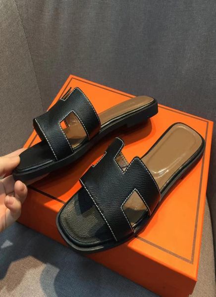 2023 designer slippers classic sandals genuine leather fashion shoes ladies slipper beach flat heel flip flops with dustbag size 34847194, Black
2023 designer slippers classic sandals genuine leather fashion shoes ladies slipper beach flat heel flip flops with dustbag size 34847194, Black