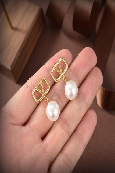 earrings designer for women stud luxury gold heart shape pearl crystal gold double v letter 925s silver jewelry classic 15941235151024, Golden;silver
earrings designer for women stud luxury gold heart shape pearl crystal gold double v letter 925s silver jewelry classic 15941235151024, Golden;silver