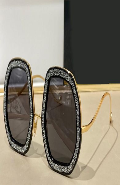black grey irregular sunglasses for women summer sunnies shades uv400 eyewear with box8174759, White;black
black grey irregular sunglasses for women summer sunnies shades uv400 eyewear with box8174759, White;black