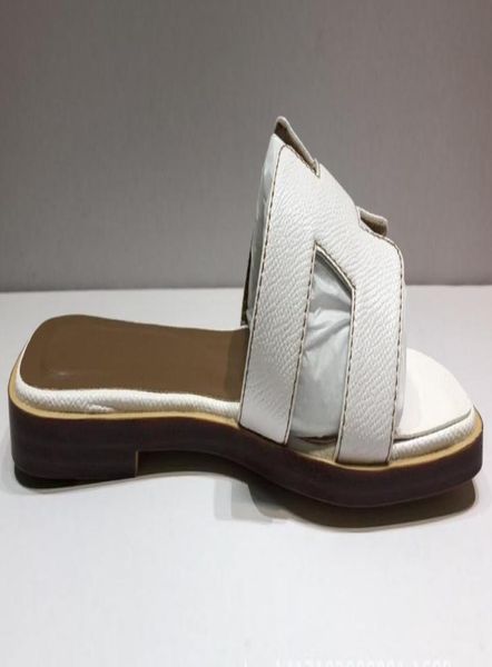 2021 fashion brand wonen sandals big size 3542 flipflops red sandals rubber sole with web strap women slippers 30 color9289419, Black
2021 fashion brand wonen sandals big size 3542 flipflops red sandals rubber sole with web strap women slippers 30 color9289419, Black