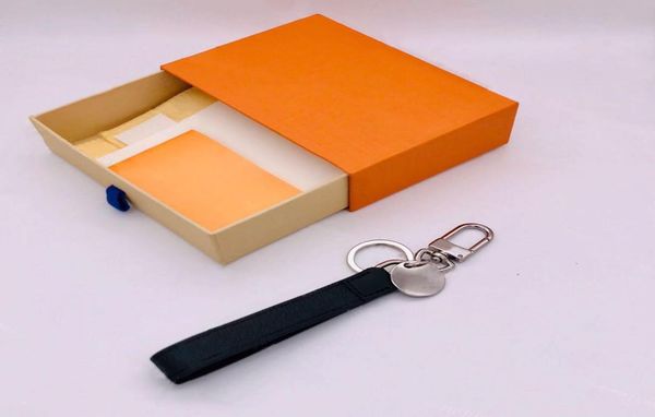 2020 real cowhide genuine leather designe keychain pocket for car keys clip ring women men designe accessories gift with gift box6700155, Silver
2020 real cowhide genuine leather designe keychain pocket for car keys clip ring women men designe accessories gift with gift box6700155, Silver
