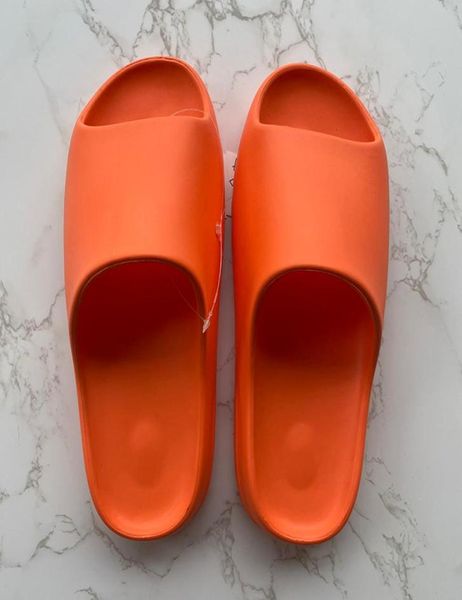 2021 designer slides slippers men women desert sand black bone white core brown enfora blue orange resin slide runner moon gr8725971
2021 designer slides slippers men women desert sand black bone white core brown enfora blue orange resin slide runner moon gr8725971