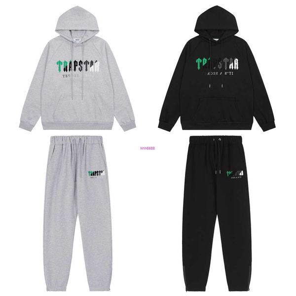 men and women hoodie sweatshirt autumn winter fashion brand trapstar green black letter towel embroidered plush casual set fapg
men and women hoodie sweatshirt autumn winter fashion brand trapstar green black letter towel embroidered plush casual set fapg
