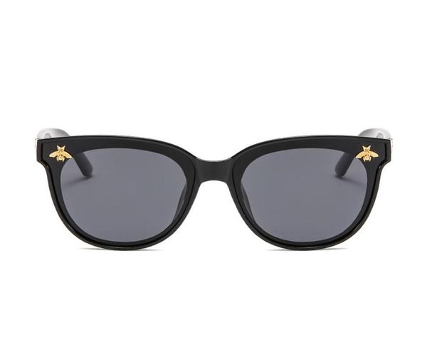 luxury bee polarized sunglasses for women men fashion classic retro ladies outdoor travel sun glasses with original case and box2911677, White;black
luxury bee polarized sunglasses for women men fashion classic retro ladies outdoor travel sun glasses with original case and box2911677, White;black