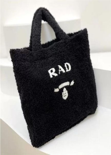 21ss women tote bags fuzzy teddy lambswool totes womens handbag fffy designer handbags xurys designers shoulder crossbody bag purses8385881
21ss women tote bags fuzzy teddy lambswool totes womens handbag fffy designer handbags xurys designers shoulder crossbody bag purses8385881