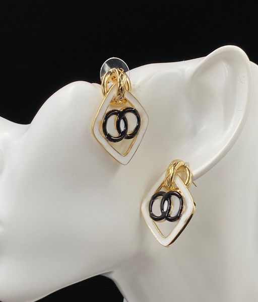 fringe designer letter stud earrings long earrings pendant crystal geometric luxury brand women rhinestone pearls wedding party je2142478, Golden;silver
fringe designer letter stud earrings long earrings pendant crystal geometric luxury brand women rhinestone pearls wedding party je2142478, Golden;silver