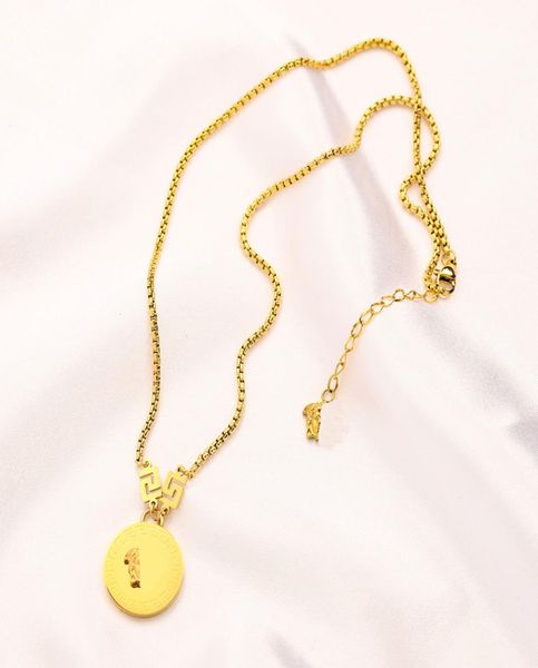gold necklace luxury designer pearl necklaces pendant choker pendant chain women stainless steel letter statement jewelry accessor3270741, Silver
gold necklace luxury designer pearl necklaces pendant choker pendant chain women stainless steel letter statement jewelry accessor3270741, Silver