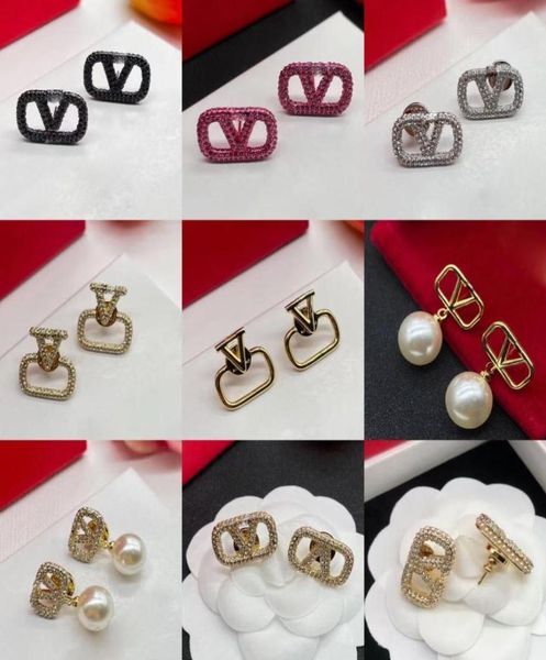 2023 new stud earrings for women european and american simple temperament small pearl diamond letter earrings gift birthday weddin7506280, Golden;silver 
2023 new stud earrings for women european and american simple temperament small pearl diamond letter earrings gift birthday weddin7506280, Golden;silver
