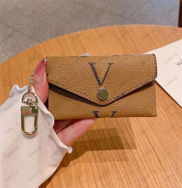 designer keychains keychain fashion leather purse keyrings brand old flowers mini wallets coin holder 9 styles1983102, Silver
designer keychains keychain fashion leather purse keyrings brand old flowers mini wallets coin holder 9 styles1983102, Silver