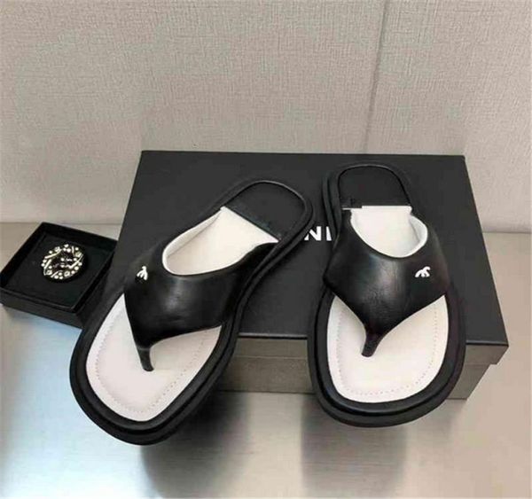 2022 paris embroidered dazzle designer slippers womens sandals wear summer beach stripes casual flipflops flat slippers with5267586, Black
2022 paris embroidered dazzle designer slippers womens sandals wear summer beach stripes casual flipflops flat slippers with5267586, Black