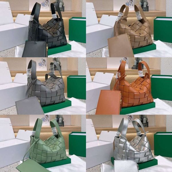 woven handbag designer tote bag shopping bag cowhide lining b fashion plaid large capacity handwoven mother bag luxury v shoulder bags
woven handbag designer tote bag shopping bag cowhide lining b fashion plaid large capacity handwoven mother bag luxury v shoulder bags