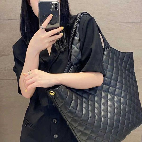 designer brand evening handbags for sale of wholesale new handheld womens bag simple and fashionable lingge shoulder with real logo
designer brand evening handbags for sale of wholesale new handheld womens bag simple and fashionable lingge shoulder with real logo