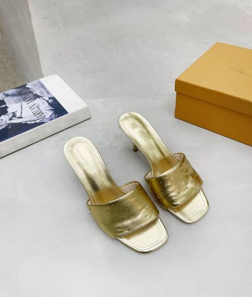 2022 designer fashion slippers revival mule high heels shoes women slides sandals gold silver waterfront summer flip flops7427900, Black
2022 designer fashion slippers revival mule high heels shoes women slides sandals gold silver waterfront summer flip flops7427900, Black