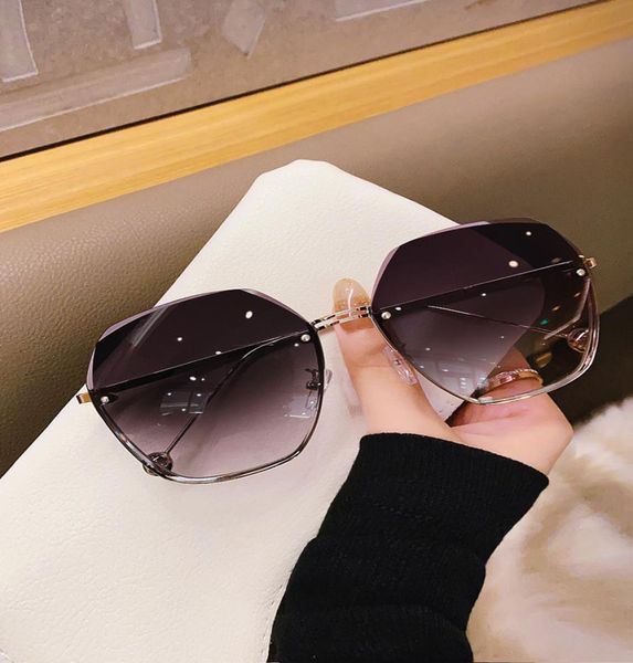 2020 new frameless trimming sunglasses fashionable elegant sunglasses womens to make big face thinlooked fashionable glasses uvp3842410, White;black
2020 new frameless trimming sunglasses fashionable elegant sunglasses womens to make big face thinlooked fashionable glasses uvp3842410, White;black