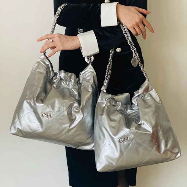 22 garbage bag designer womens shoulder bag silver hardware metal clasp tote matelasse chain diagonal shoulder bag coin charm large capacity
22 garbage bag designer womens shoulder bag silver hardware metal clasp tote matelasse chain diagonal shoulder bag coin charm large capacity