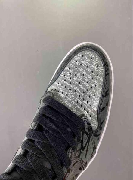 1 high og rebellionaire mens basketball shoes womens 1s black whiteparticle grey outdoor sports sneakers 555088 with original box8915139
1 high og rebellionaire mens basketball shoes womens 1s black whiteparticle grey outdoor sports sneakers 555088 with original box8915139