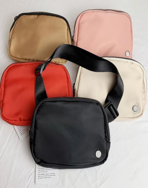 2023 belt bag official models ladies sports waist bag outdoor messenger chest 1l capacity with brand logo upgrade silicone label and psh let
2023 belt bag official models ladies sports waist bag outdoor messenger chest 1l capacity with brand logo upgrade silicone label and psh let