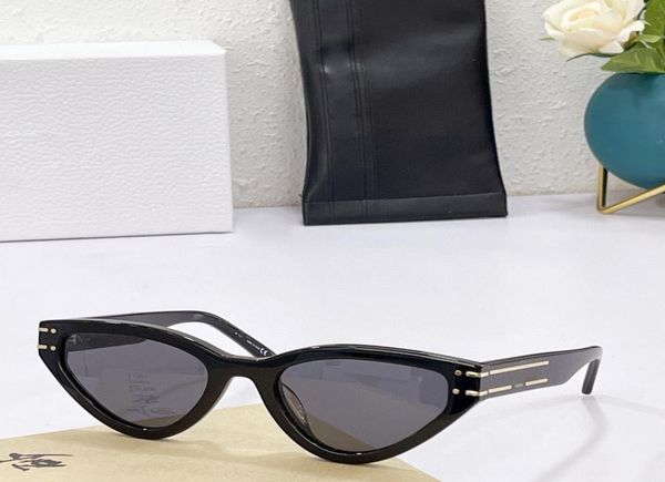 designer sunglasses for woman and mens signature b2u new fashion retro summer antiultraviolet random box3624665, White;black
designer sunglasses for woman and mens signature b2u new fashion retro summer antiultraviolet random box3624665, White;black