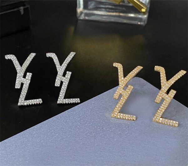 luxury designer womens earrings fashion stud earings clover gold elegant for woman classic brand letters with box1383141, Golden;silver
luxury designer womens earrings fashion stud earings clover gold elegant for woman classic brand letters with box1383141, Golden;silver