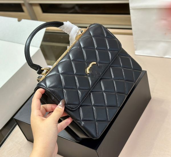 designer shoulder bag handbag women handbags purses crossbody bag genuine leather material handle classic diamond lattice chain bag messenge
designer shoulder bag handbag women handbags purses crossbody bag genuine leather material handle classic diamond lattice chain bag messenge