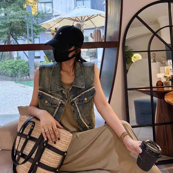 hong kong style retro design short denim vest womens summer fashion sleeveless jacket trend, Black;white
hong kong style retro design short denim vest womens summer fashion sleeveless jacket trend, Black;white