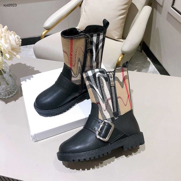23ss boots for boys girls classic khaki plaid baby shoes side zipper decoration kids winter sneakers fashion gift size 26-35 including box, Black;grey
23ss boots for boys girls classic khaki plaid baby shoes side zipper decoration kids winter sneakers fashion gift size 26-35 including box, Black;grey