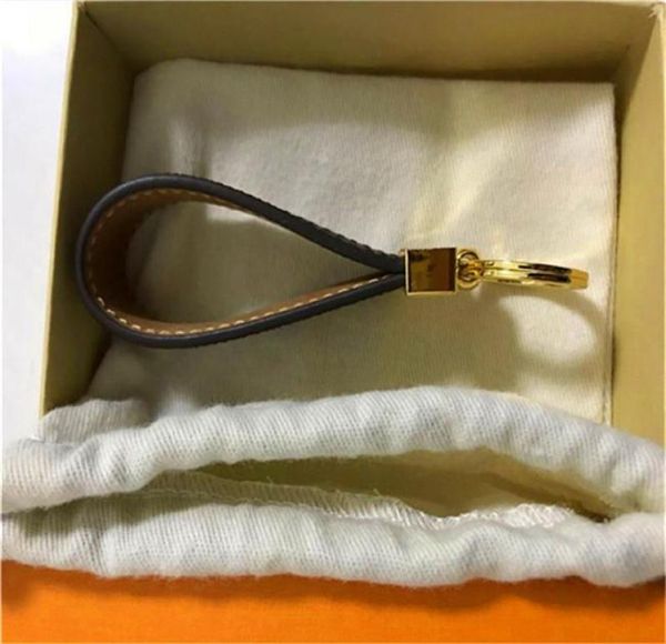 high qualtiy 4 colors designer fashion famous handmade pu leather car keychain women bag charm pendant accessories with box5463508, Silver
high qualtiy 4 colors designer fashion famous handmade pu leather car keychain women bag charm pendant accessories with box5463508, Silver