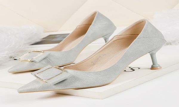 new fashion office lady party shoes 65ccm thin heel pointed toe buckle designer woman pumps leather 4 colors size 355922964, Black
new fashion office lady party shoes 65ccm thin heel pointed toe buckle designer woman pumps leather 4 colors size 355922964, Black