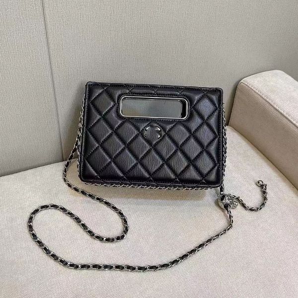 classic fashion crossbody chain handbag single shoulder crossbody bag factory direct sales, Black;red
classic fashion crossbody chain handbag single shoulder crossbody bag factory direct sales, Black;red