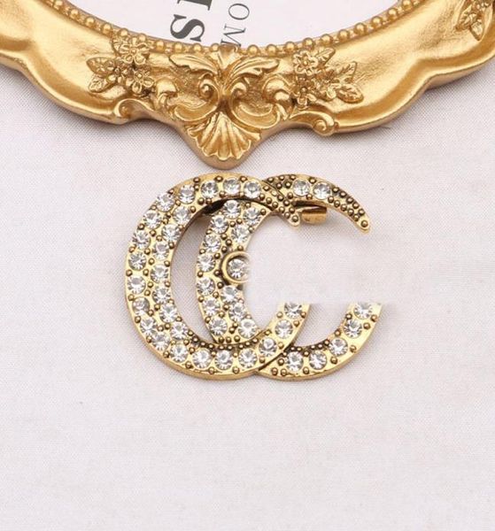 vintage designer bronze brooches men women fashion brand letter inlay crystal rhinestone sweater suit collar pin brooche geometric6013999, Gray
vintage designer bronze brooches men women fashion brand letter inlay crystal rhinestone sweater suit collar pin brooche geometric6013999, Gray