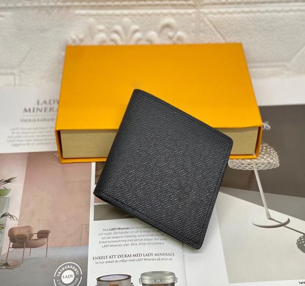 2021 luxury selling design card holder bag fashion simple coin purse retro cold wind mens small wallet portable clutch bags 606667119, Red;black
2021 luxury selling design card holder bag fashion simple coin purse retro cold wind mens small wallet portable clutch bags 606667119, Red;black