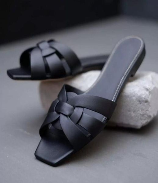 2022 xury designer amara mules sandals shoes nude black open squaretoe pearl strappy slip on slippers high heels party wedding 8824529
2022 xury designer amara mules sandals shoes nude black open squaretoe pearl strappy slip on slippers high heels party wedding 8824529