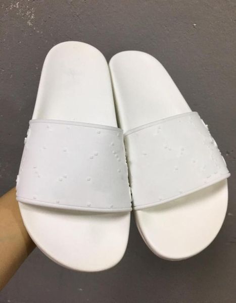 2022 women luxury designer sandals slippers leather summer flat slipper embroidery fashion beach woman big head rainbow letters 352524963, Black
2022 women luxury designer sandals slippers leather summer flat slipper embroidery fashion beach woman big head rainbow letters 352524963, Black