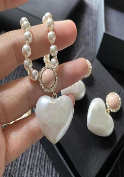 fashion earring have stamp luxury designer earrings love studs pearl necklace classic letter212k22255819214958, Golden;silver
fashion earring have stamp luxury designer earrings love studs pearl necklace classic letter212k22255819214958, Golden;silver