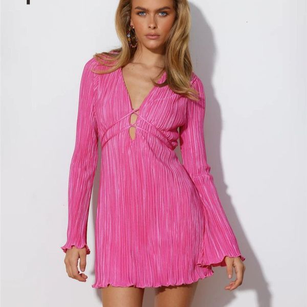 basic casual dresses spifore elegant flare sleeve mini women dress autumn winter fashion v neck lace up slim vestidos party club 230905, Black;gray
basic casual dresses spifore elegant flare sleeve mini women dress autumn winter fashion v neck lace up slim vestidos party club 230905, Black;gray