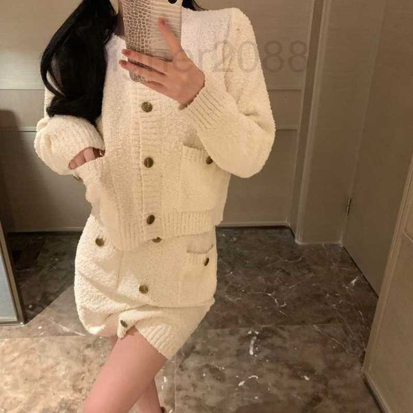 two piece dress designer 23 autumn/winter new metal button knitted sweater set women's fashion knitwear+knitted half skirt y8li, White
two piece dress designer 23 autumn/winter new metal button knitted sweater set women's fashion knitwear+knitted half skirt y8li, White