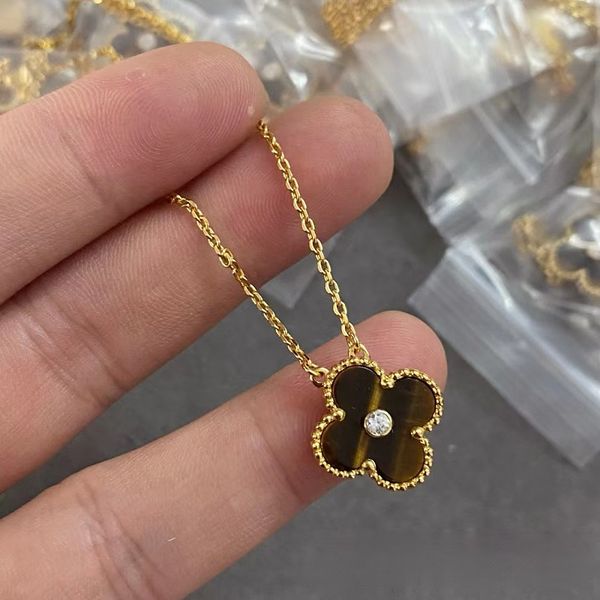 designer jewelry necklace set pendant necklaces bracelet stud earring gold silver mother of pearl green flower necklace womens
designer jewelry necklace set pendant necklaces bracelet stud earring gold silver mother of pearl green flower necklace womens