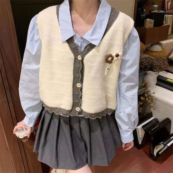 v neck vest for women spring design sense niche loose short man with a top, Black;white
v neck vest for women spring design sense niche loose short man with a top, Black;white