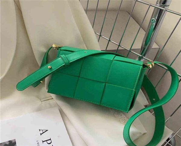 women 2022 designer bags s bag portable classic fashion cassettes metal thick chain woven square pillow sense messe6626305
women 2022 designer bags s bag portable classic fashion cassettes metal thick chain woven square pillow sense messe6626305