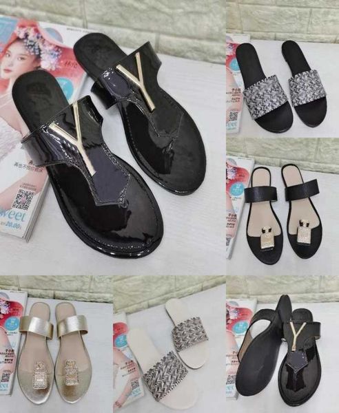 2022 leather mules women beach slippers thong flip flops diamond sandals buckle flat heel summer lazy designer fashion slides pool3057735, Black
2022 leather mules women beach slippers thong flip flops diamond sandals buckle flat heel summer lazy designer fashion slides pool3057735, Black