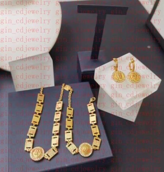 fashion designer necklace v letter pendant banshee head 18k gold plated womens ve14777659, Golden;silver
fashion designer necklace v letter pendant banshee head 18k gold plated womens ve14777659, Golden;silver