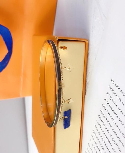new style bracelets women bangle designer letter jewelry faux leather 18k gold plated stainless steel wristband cuff fashion jewel8752177, Black
new style bracelets women bangle designer letter jewelry faux leather 18k gold plated stainless steel wristband cuff fashion jewel8752177, Black