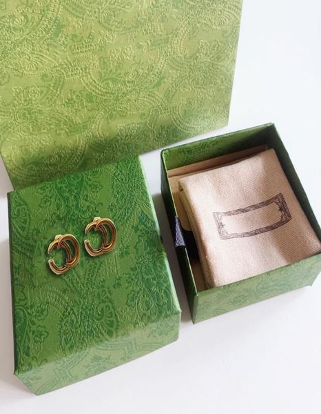 chic double letter charm earrings with gift box embossed stamp studs eardrop dangler for women party anniversary7821938, Golden;silver
chic double letter charm earrings with gift box embossed stamp studs eardrop dangler for women party anniversary7821938, Golden;silver