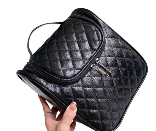 woman bags fashion plaid handbags trendy cosmetic bag girls makeup box beauty storage large pouch designer black wash bag 2109011443636
woman bags fashion plaid handbags trendy cosmetic bag girls makeup box beauty storage large pouch designer black wash bag 2109011443636